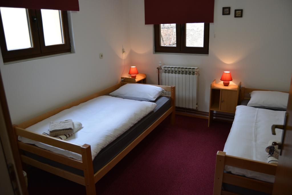 Hostel Denal Sarajevo Rum bild
