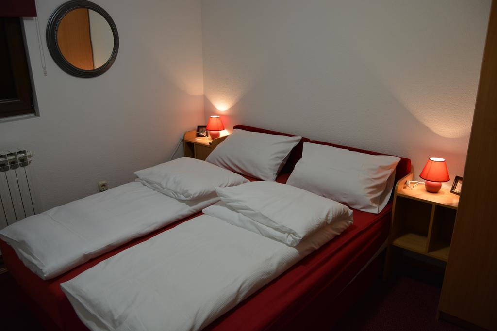 Hostel Denal Sarajevo Exteriör bild