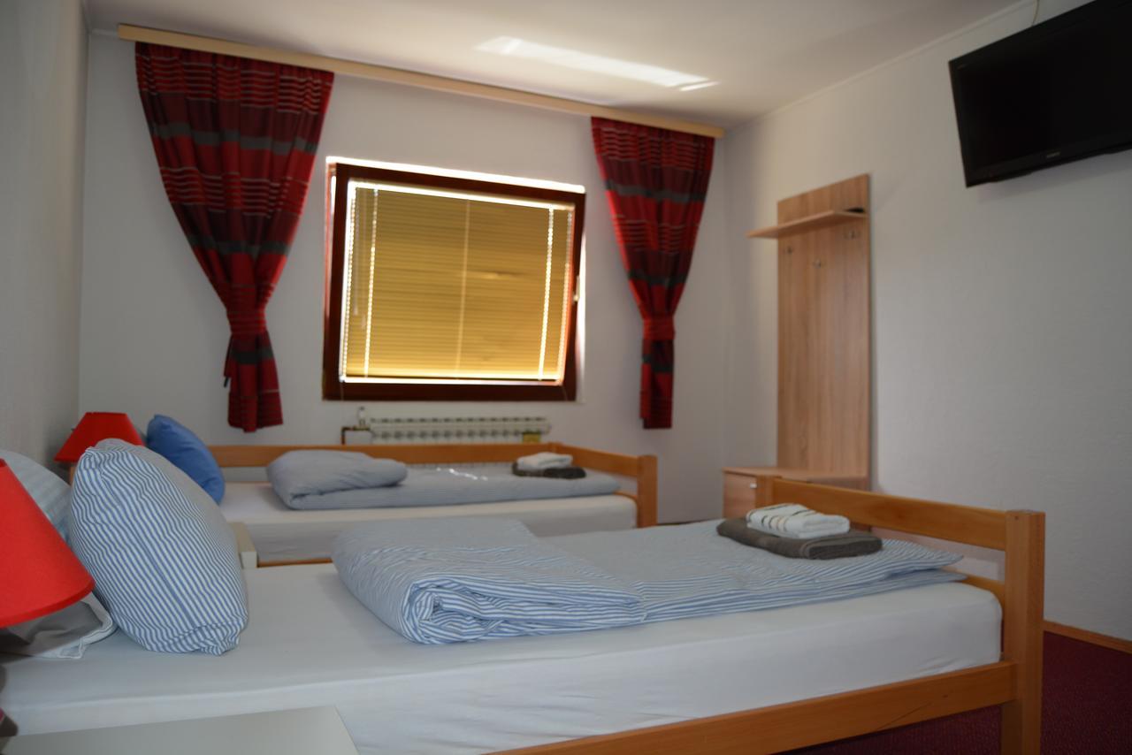 Hostel Denal Sarajevo Exteriör bild